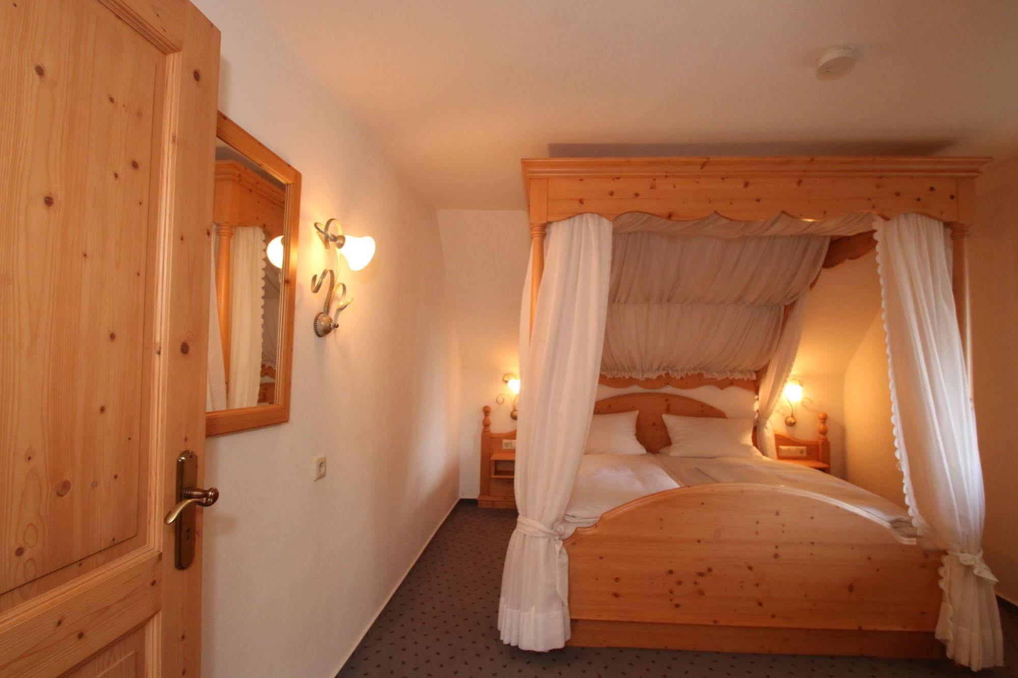 Hotel Landgasthof Adler Altenrond Bagian luar foto