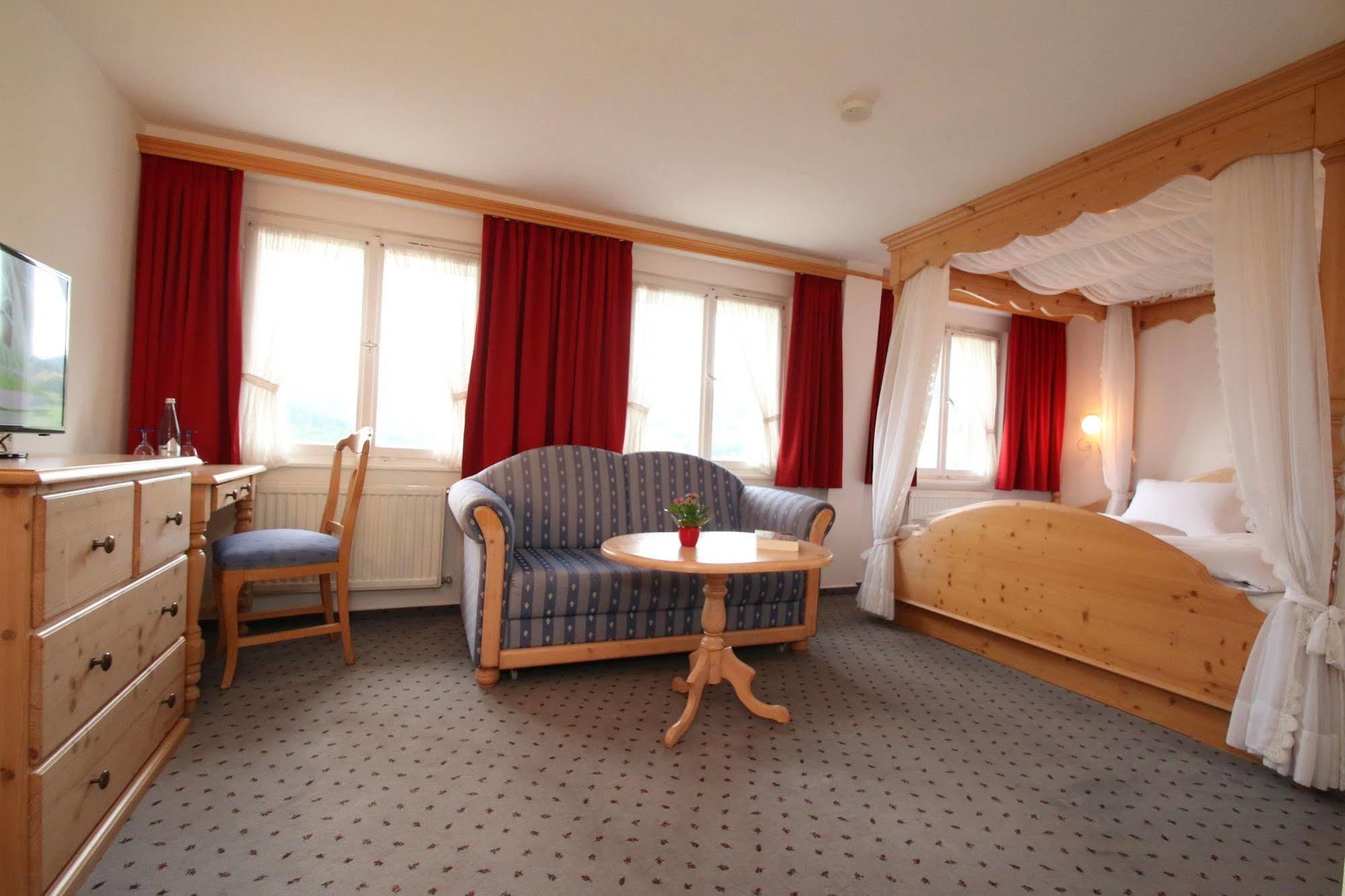 Hotel Landgasthof Adler Altenrond Bagian luar foto